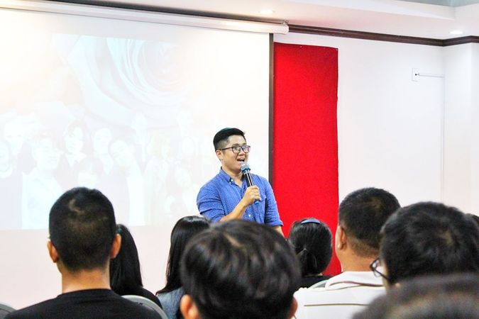 Học Public Speaking online qua Zoom